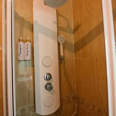 Vut Adarya Apartamento Ávila