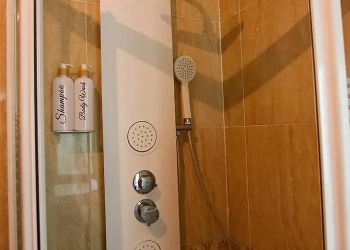 Vut Adarya Appartamento Ávila